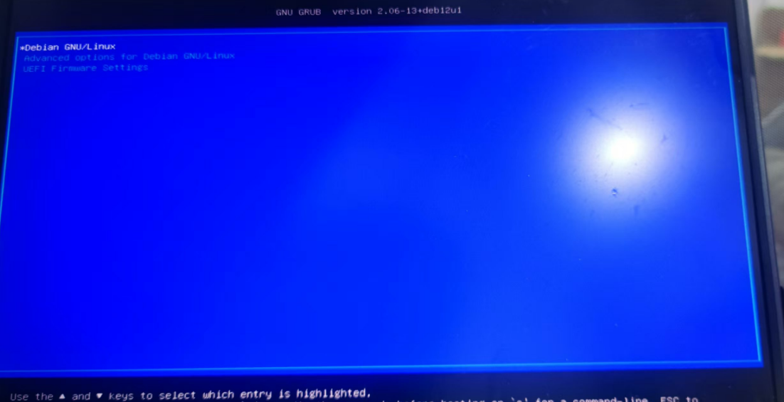 飞牛OS-管理员密码忘记自救指南（grub方式）